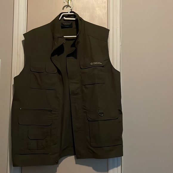 Never worn - Mountain Warehouse double liner mens vest - Picture 4 of 5